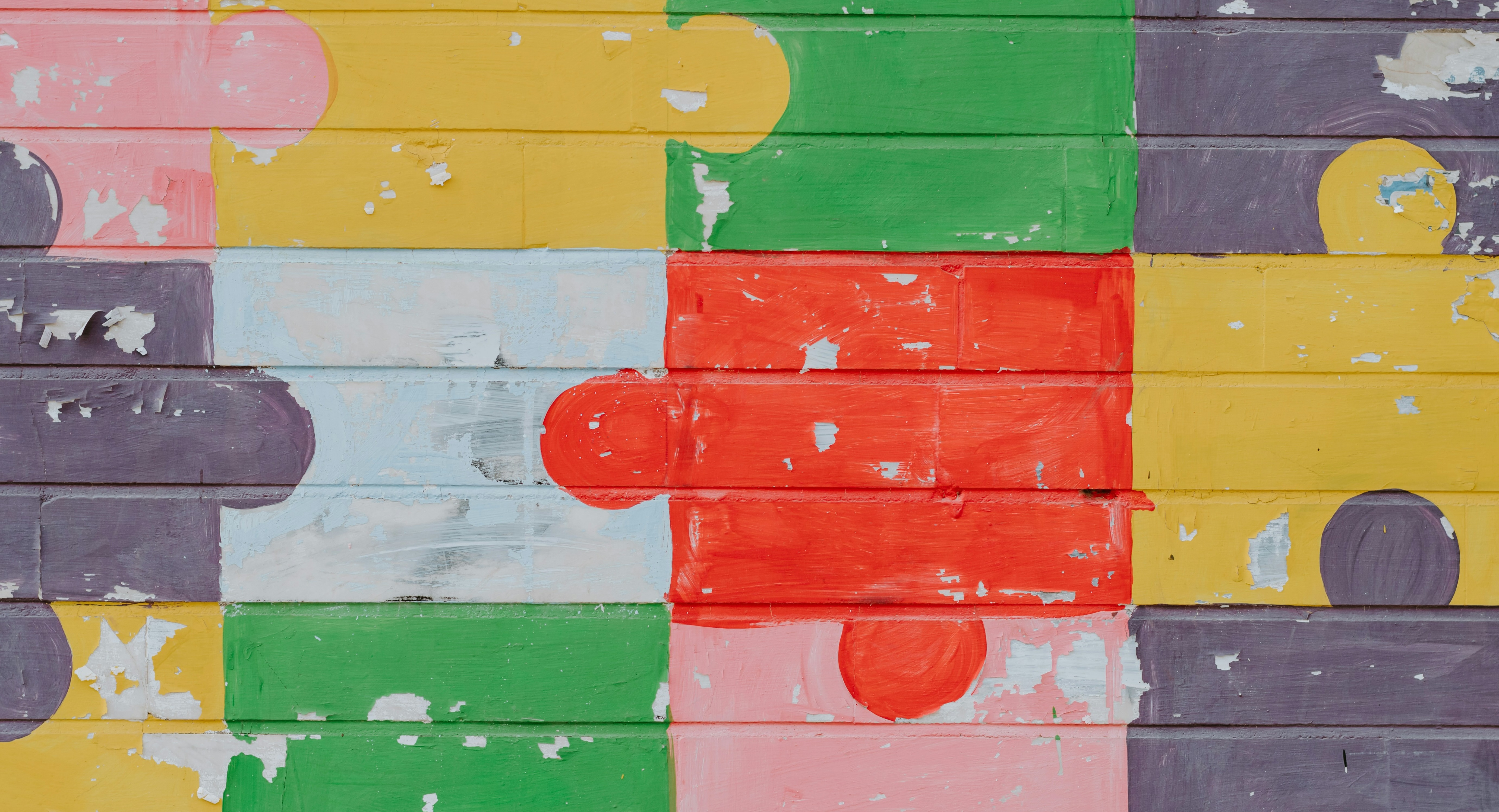 A Pixel phone showing contact information for someone named “Robin,” a photo of them wearing a flower crown, their birthday and “last connection” details.